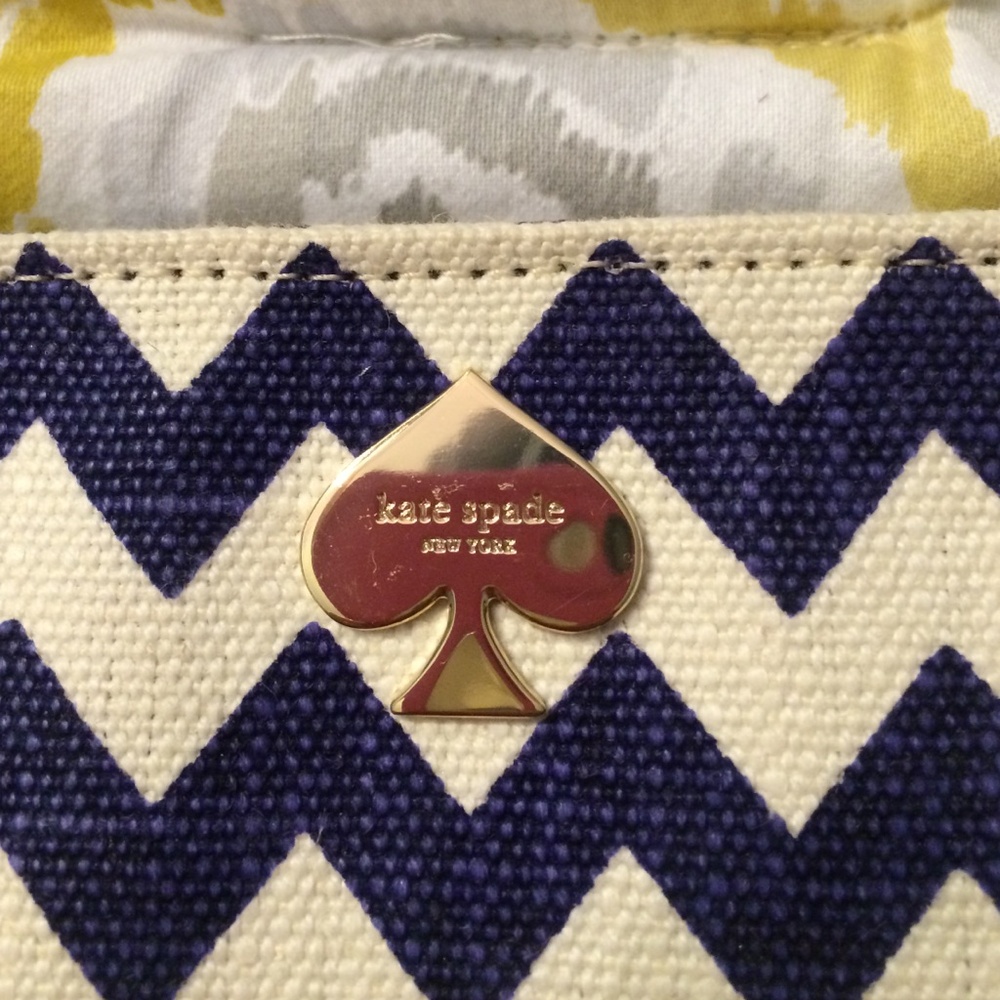 Kate Spade chevron clutch - Picture 2 of 6